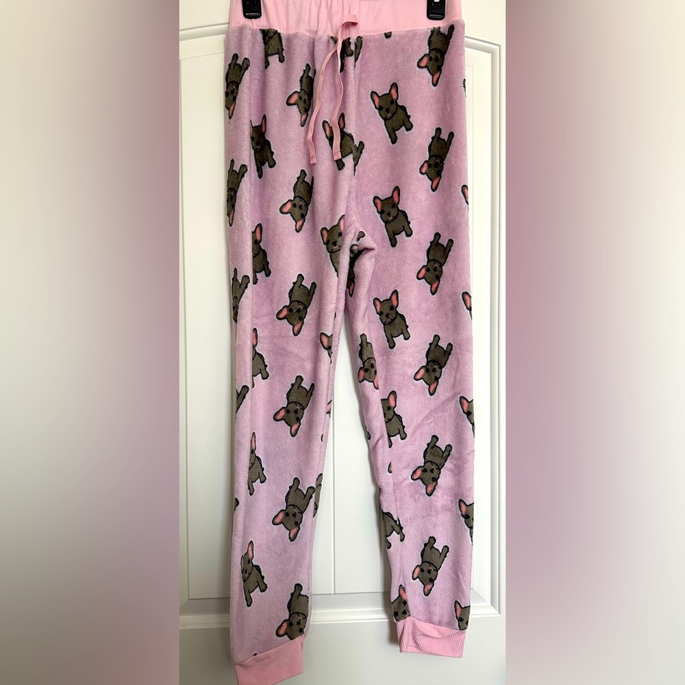 Pink sleep pants with Frenchies